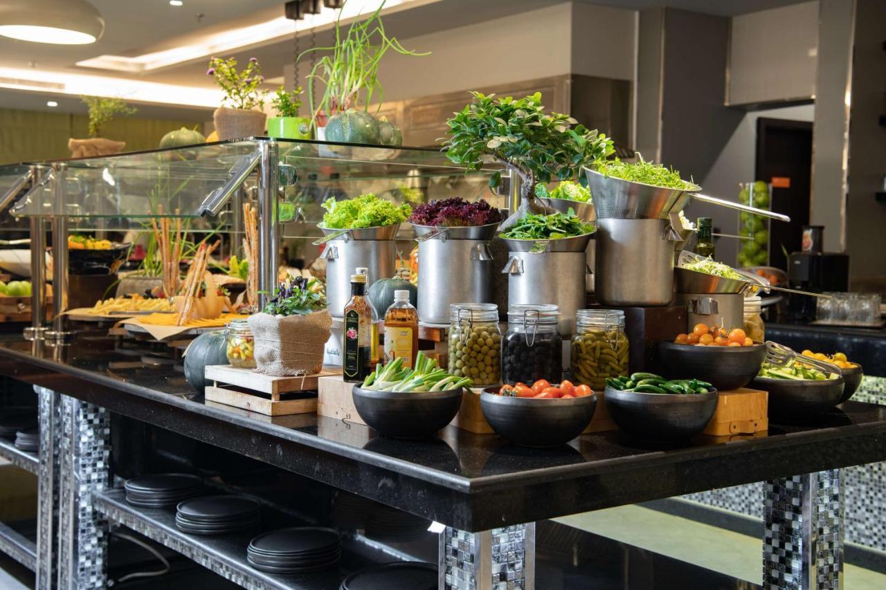 Radisson Hotel & Apartments Dammam Industrial City Екстер'єр фото