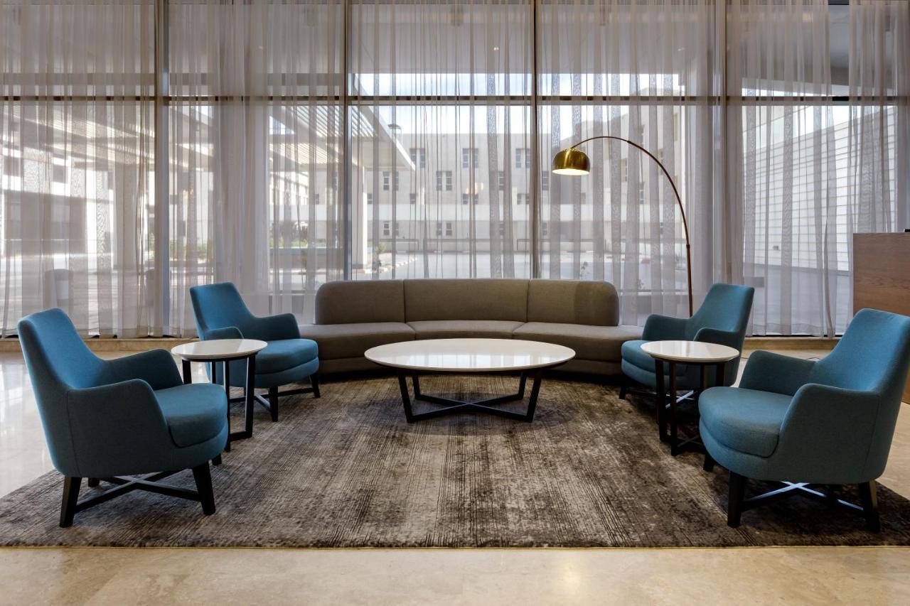 Radisson Hotel & Apartments Dammam Industrial City Екстер'єр фото
