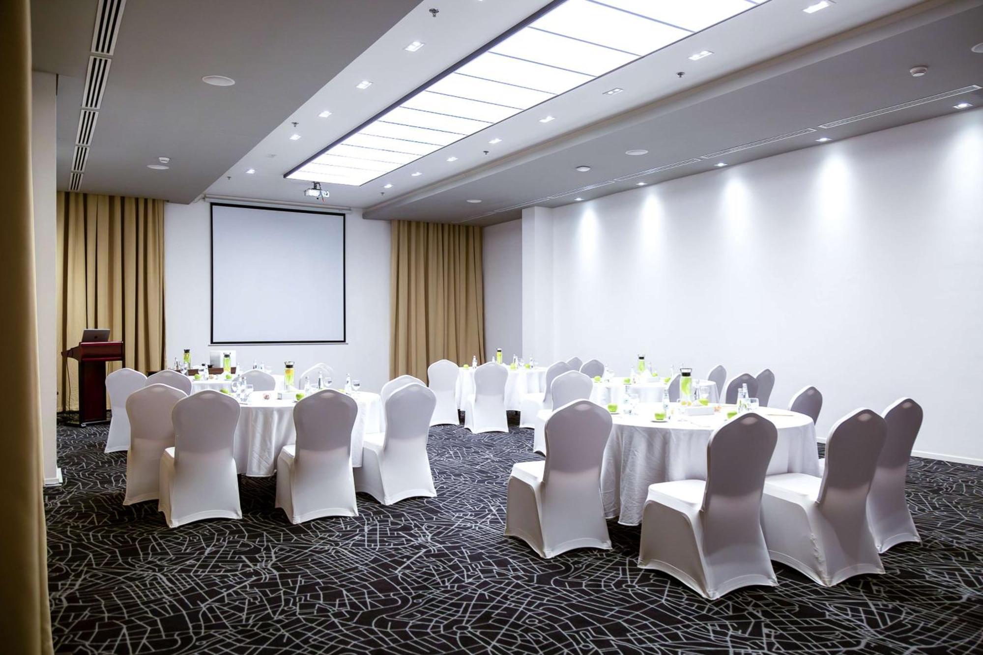 Radisson Hotel & Apartments Dammam Industrial City Екстер'єр фото