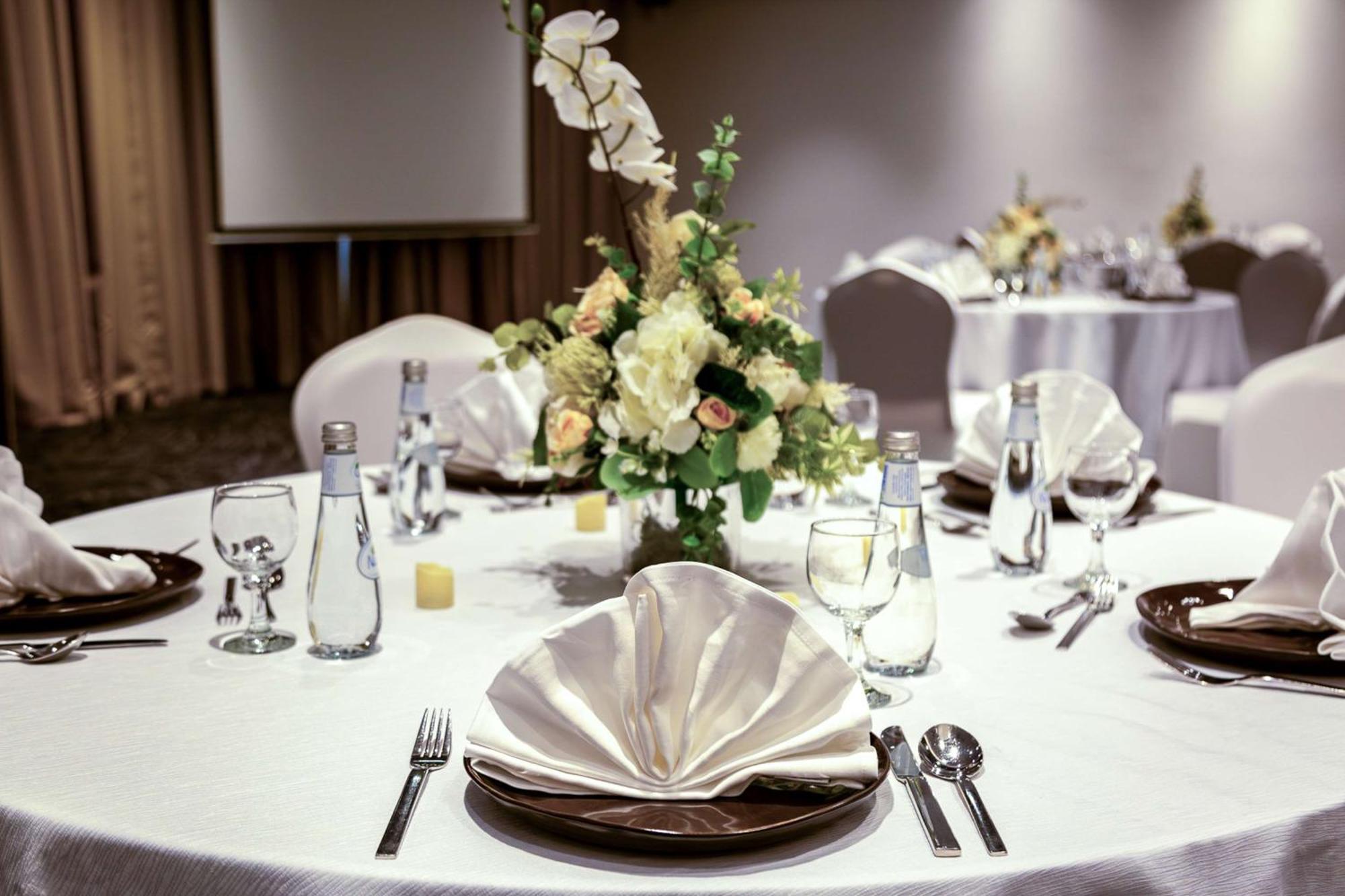 Radisson Hotel & Apartments Dammam Industrial City Екстер'єр фото