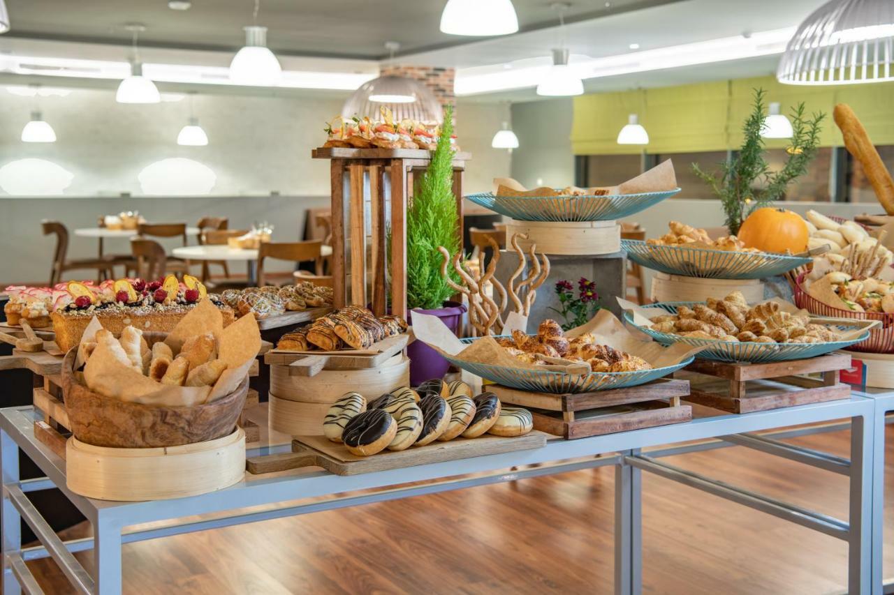 Radisson Hotel & Apartments Dammam Industrial City Екстер'єр фото
