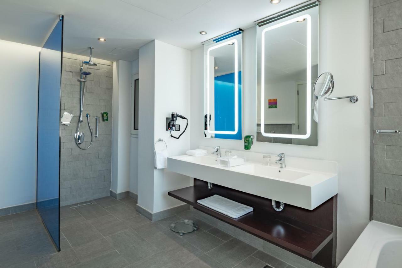 Radisson Hotel & Apartments Dammam Industrial City Екстер'єр фото