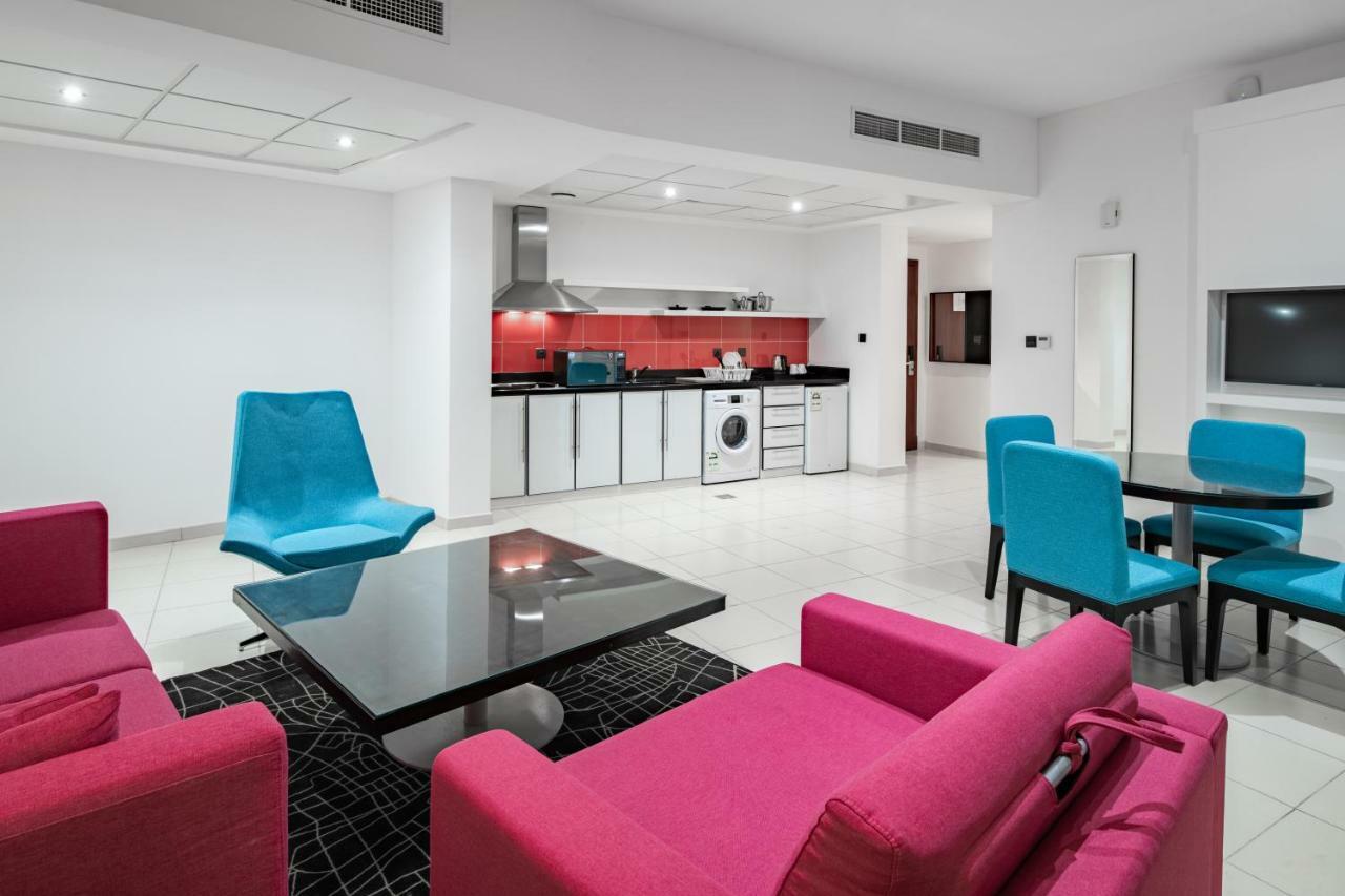 Radisson Hotel & Apartments Dammam Industrial City Екстер'єр фото