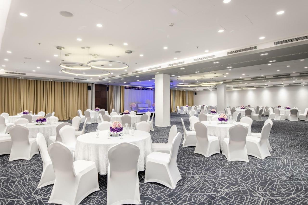 Radisson Hotel & Apartments Dammam Industrial City Екстер'єр фото
