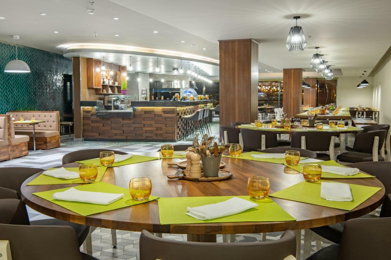 Radisson Hotel & Apartments Dammam Industrial City Екстер'єр фото