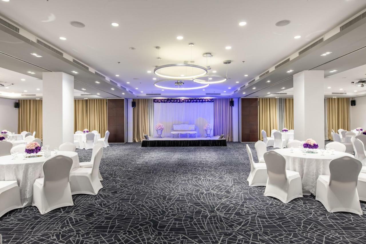 Radisson Hotel & Apartments Dammam Industrial City Екстер'єр фото
